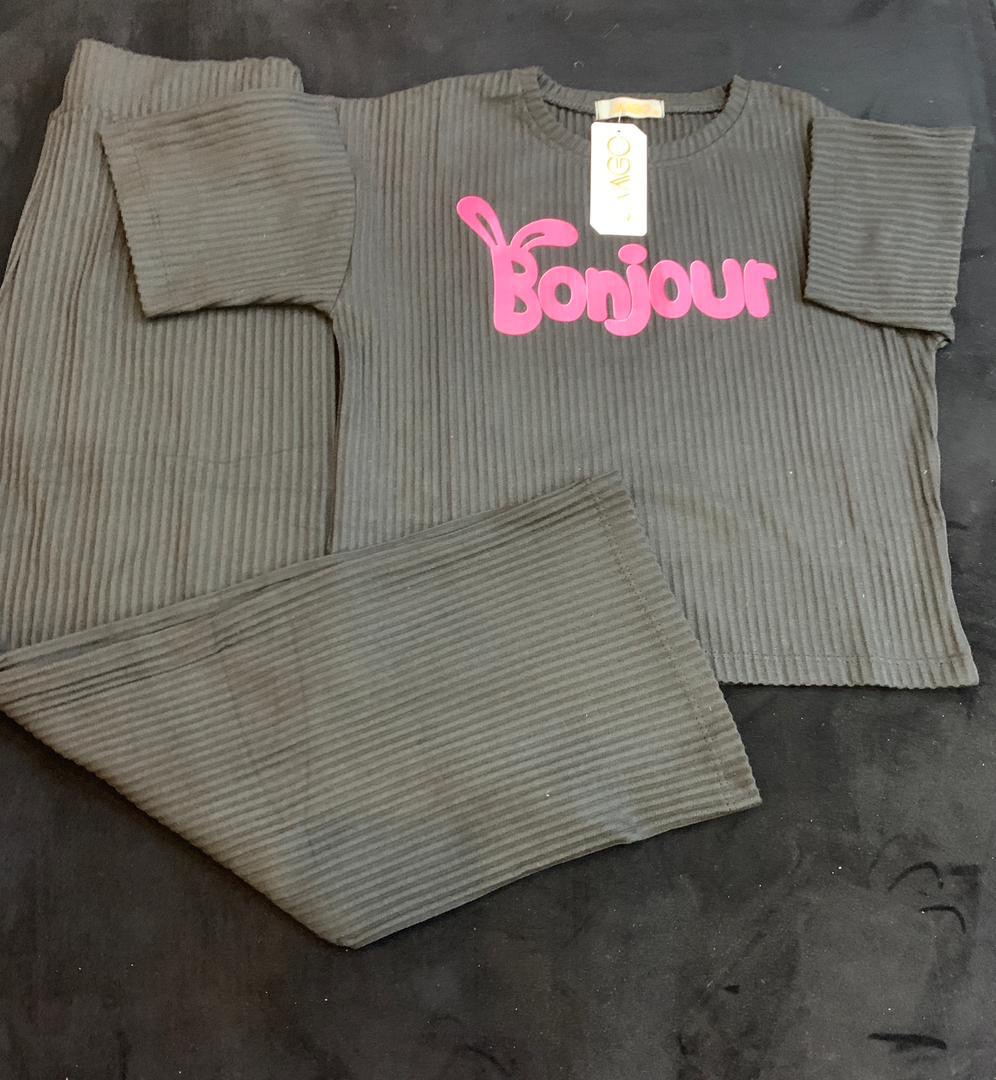 ست تاپ و شلوار راحتی